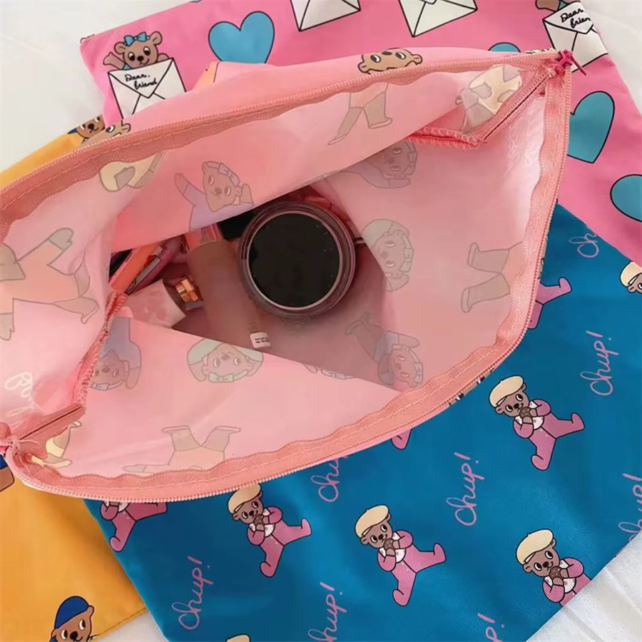 Kawaii Kosmetiktasche mit Bärenmuster in Pink und Multicolour, tragbare Toilettentasche mit großer Kapazität - Bild 2