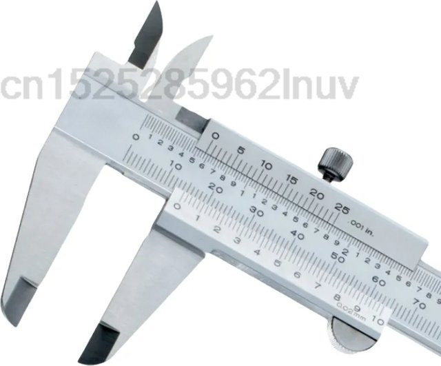 CNC-Messschieber aus Edelstahl in Silber mit 150 mm Messbereich und 0,05 mm Präzision - Bild 1
