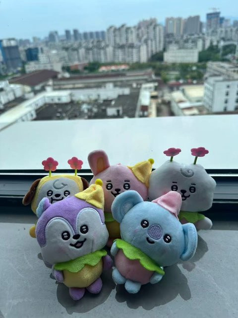 LINE FRIENDS BT21 Rucksack-Puppe, Plüsch / Textil, Bunt / Mehrfarbig - Bild 1