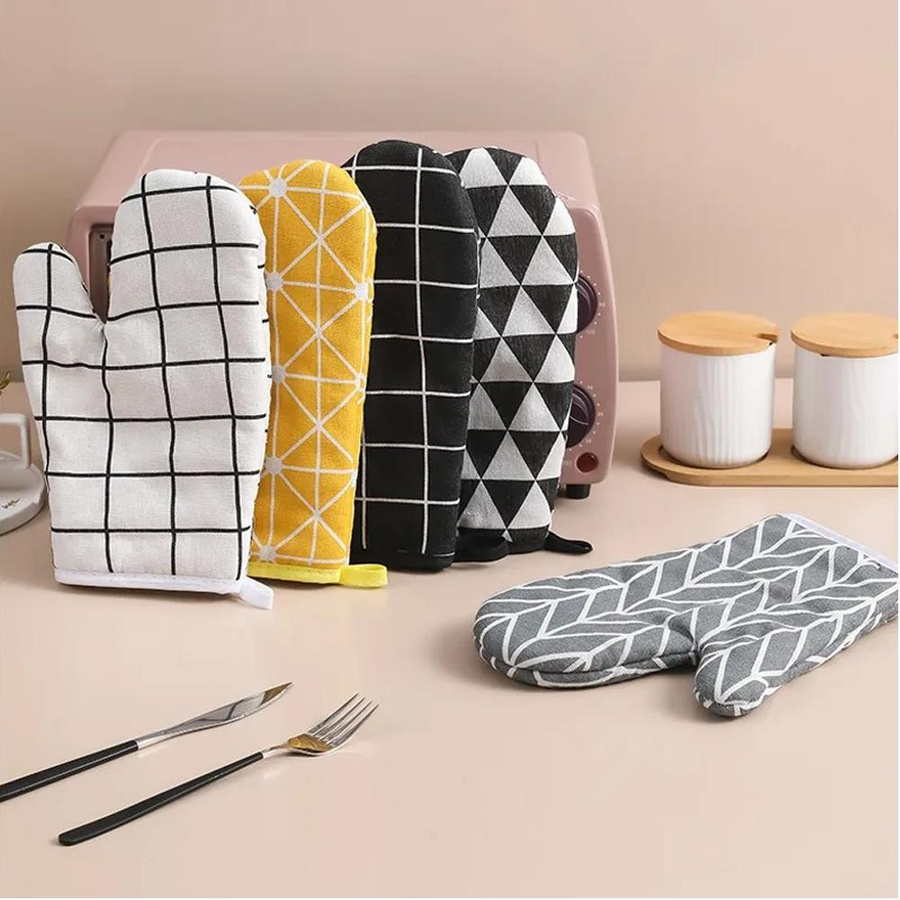Hitzebeständige Backhandschuhe von Yiran Furniture aus T/C-Gewebe in Schwarz und Grau mit rutschfester Oberfläche - Bild 1