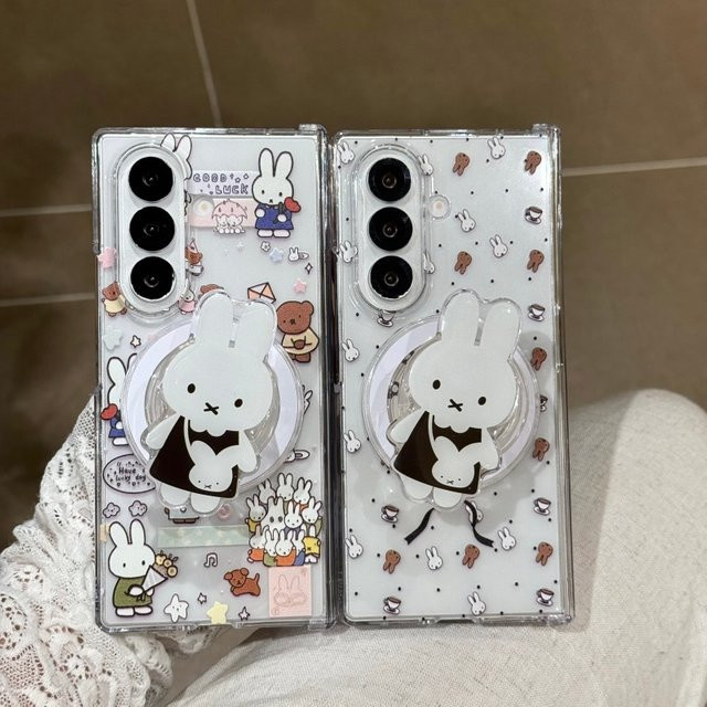 Miffy Cartoon Illustration Magnetische MagSafe Kabellose Lade-Handyhülle für Samsung Galaxy Z Fold 3 4 5 6 7 8 in Transparent - Bild 1