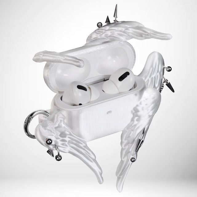 Airpods Pro 1/2 und Airpods 4 Schutzhülle mit Sechsflügeligem Engel und Punk-Nieten Design in Weiß - Bild 1