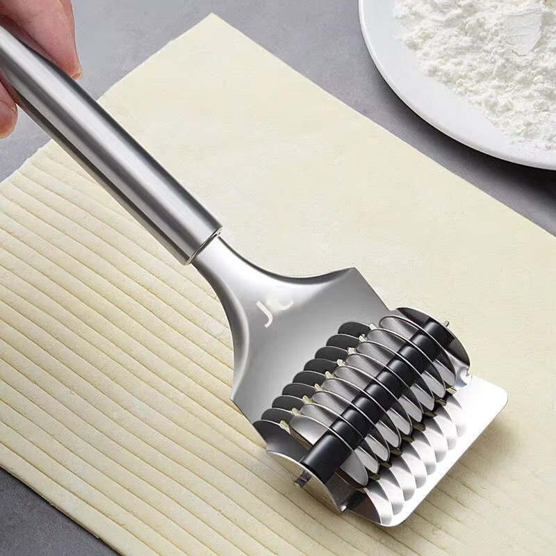 PDQ Manuelle Nudelmaschine aus Edelstahl in Silber für Spaghetti und Pasta - Bild 2