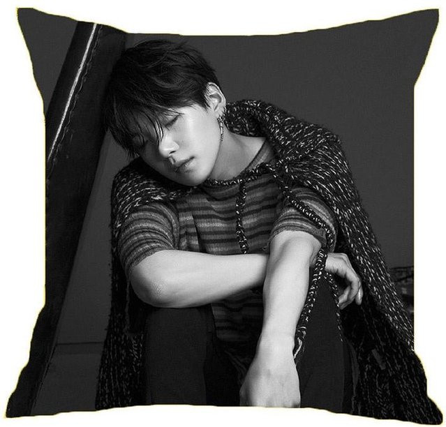Kpop BTS Bangtan Boys Suga Kissenbezug in Schwarz mit Pfirsichhaut-Material - Bild 1
