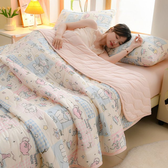 KDJEIKZ Sommer-Steppdecke mit floralem Design, atmungsaktiv und weich, Mehrfarbig - Bild 1