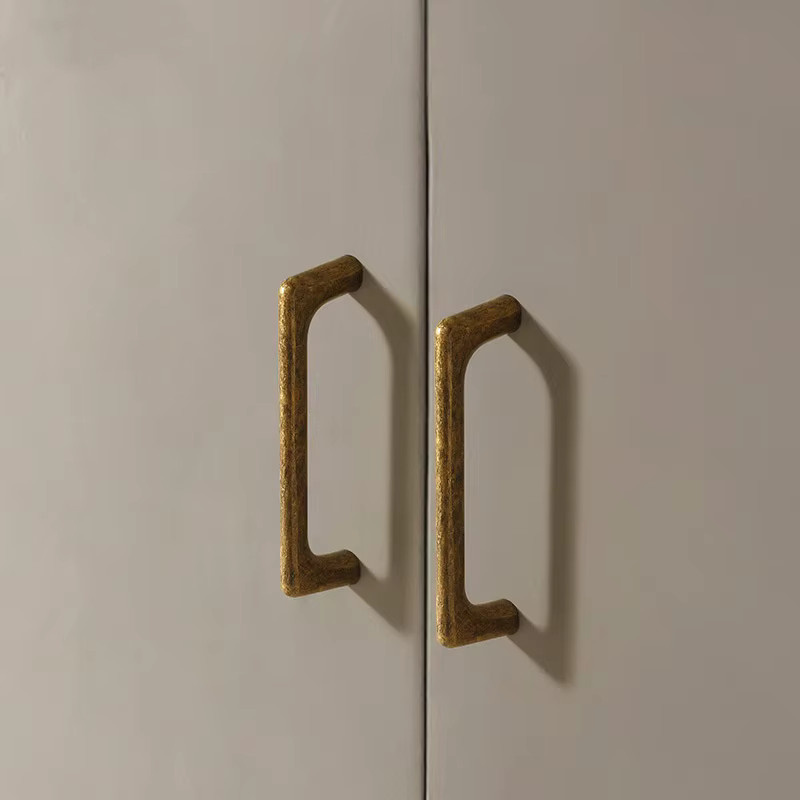 Antike Möbelgriffe und Schrankknöpfe im Retro-Design aus Messing in Bronze und Gold - Bild 3