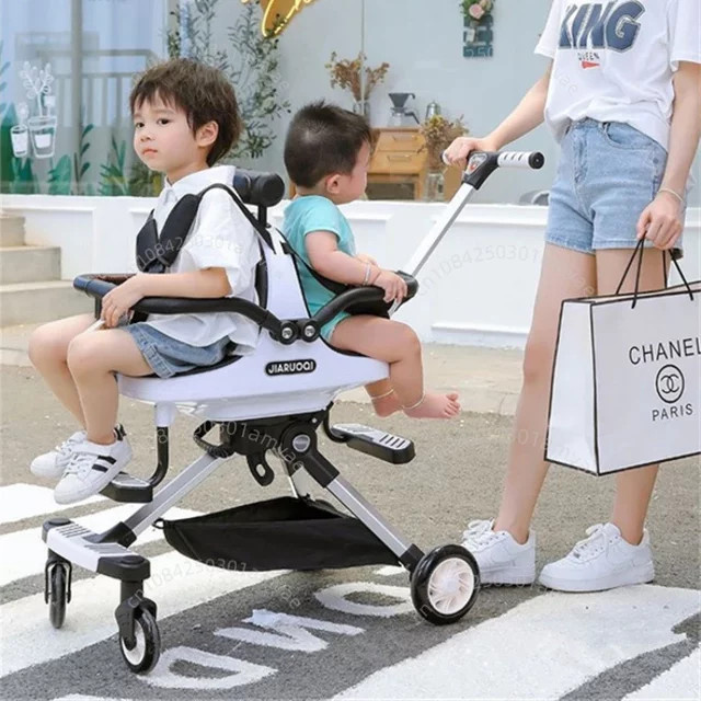 Leichter Zwillings-Buggy von Warm house in Weiss und Grau mit hoher Sitzposition, faltbarem Doppelsitz und verstellbarem Trolley-Griff - Bild 1