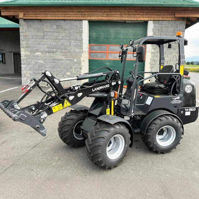 LANDWARD Mini Radlader 4x4 Kompakter Geartikulierter Lader in Schwarz mit 2500kg Tragkraft - Bild 1
