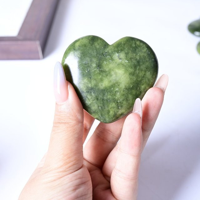 CrystalHola Xiuyu-Jade-Kristall in Herzform, grün - Bild 1