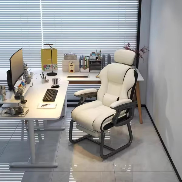 Ergonomischer Bürostuhl von MOYU mit verstellbarer Kopfstütze, Liegefunktion und Armlehnen in Schwarz oder Weiß aus Kunstleder - Bild 4