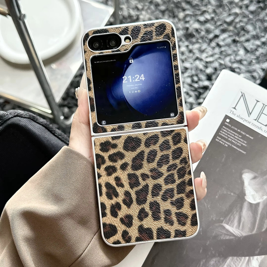 Samsung Handyhülle aus PU-Leder mit Leopardenmuster für Galaxy Z Flip 7, 5, 4, 3 in Braun und Multicolour - Bild 2