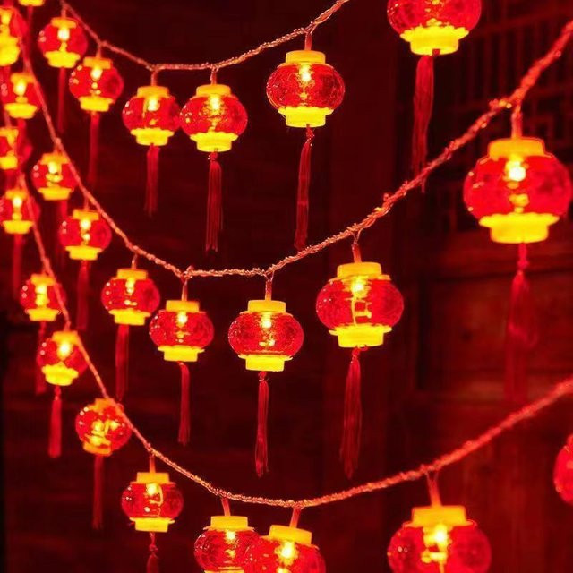 Dekorative Chinesische Laterne mit 10 LED für das Neue Jahr in Rot und Gold, Länge: 150 cm - Bild 1