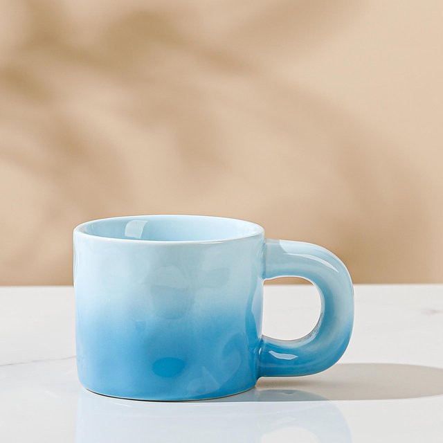 Keramiktasse Yiran Furniture mit irisierendem Farbverlauf in Blau und Multicolour, gehämmertes Muster, 300 ml - Bild 1