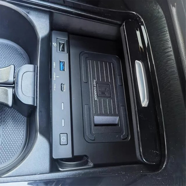 Kabelloses 15W Auto-Handy-Ladegerät mit Halterung für Mercedes Benz GLA CLA GLB W177 W188 W247 in Schwarz - Bild 1