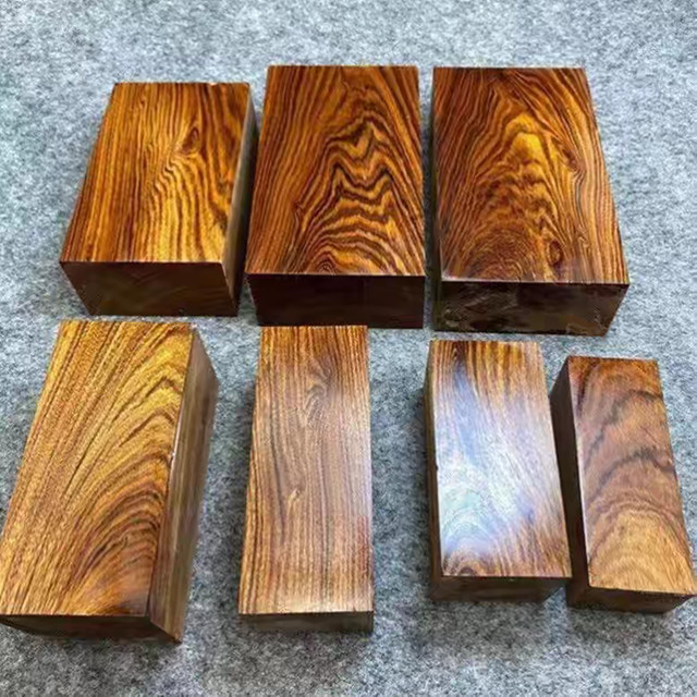 Handgefertigte Wüsten-Eisenholz Schnitzplatte aus hochdichtem Holz in Braun als DIY-Rohmaterial für Messergriffe - Bild 1