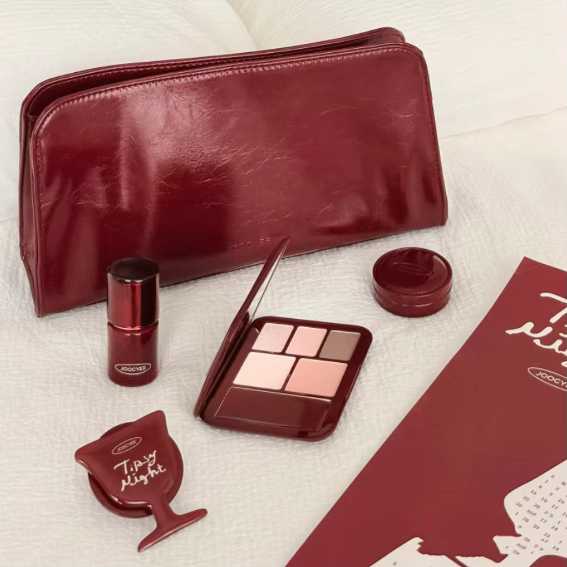 JOOCYEE Make-up-Geschenkset mit Lipgloss, Rouge, Lidschattenpalette und Kosmetiktasche - Bild 2