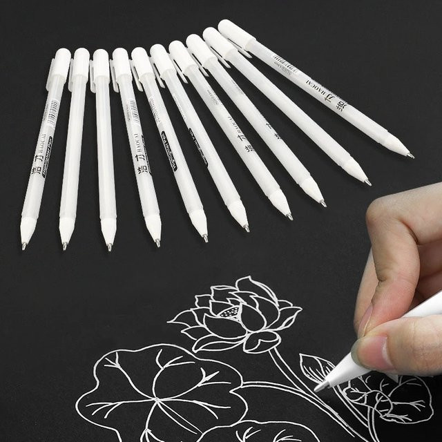 MROOFUL Permanent Metallic Marker Set mit 12 Stück, 0,8 mm Spitze, Farben: Gold, Silber und Weiß für Graffiti, Kunst und Zeichnungen - Bild 1