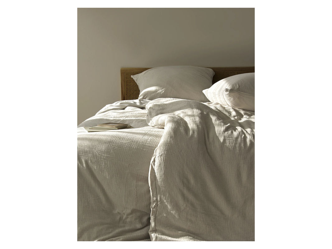 BIERBAUM Bettwäsche aus Musselin Baumwolle in Beige, Set bestehend aus 1x Bettdeckenbezug (135 x 200 cm) und 1x Kopfkissenbezug (40 x 80 cm) - Bild 2