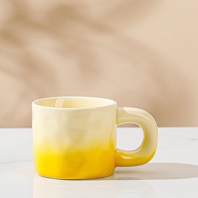 Yiran Furniture Keramiktasse mit irisierendem Farbverlauf und gehämmertem Muster in Bunt/Gelb, 300 ml - Bild 1