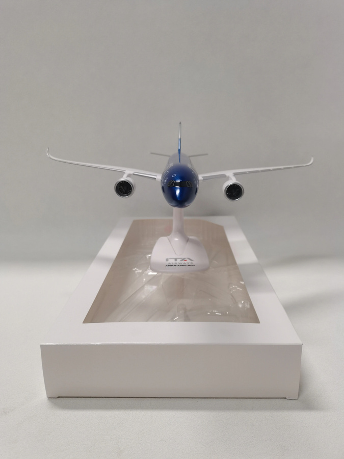 ZOCO Flugzeugmodell A350-900 Alitalia im Maßstab 1:200, Farbe Weiß-Blau, Länge: 34 cm, aus ABS-Kunststoff - Bild 1