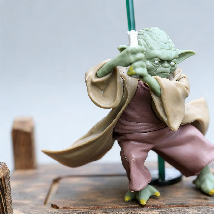 Hot Toys Star Wars Mandalorian Master Yoda Actionfigur mit Schwert - Bild 1