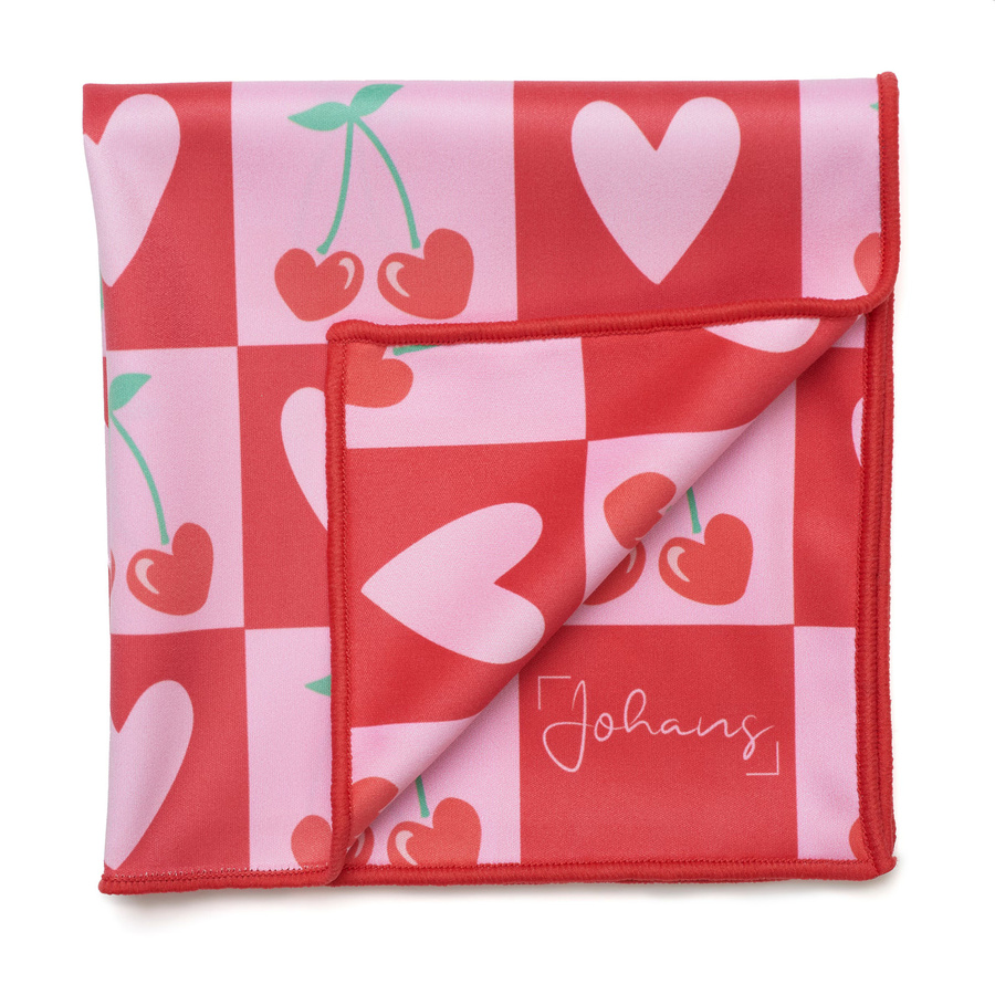 Johans Brillenputztuch Cherry Love in Rot, B/B: 30,0 x 30,0 cm - Bild 1