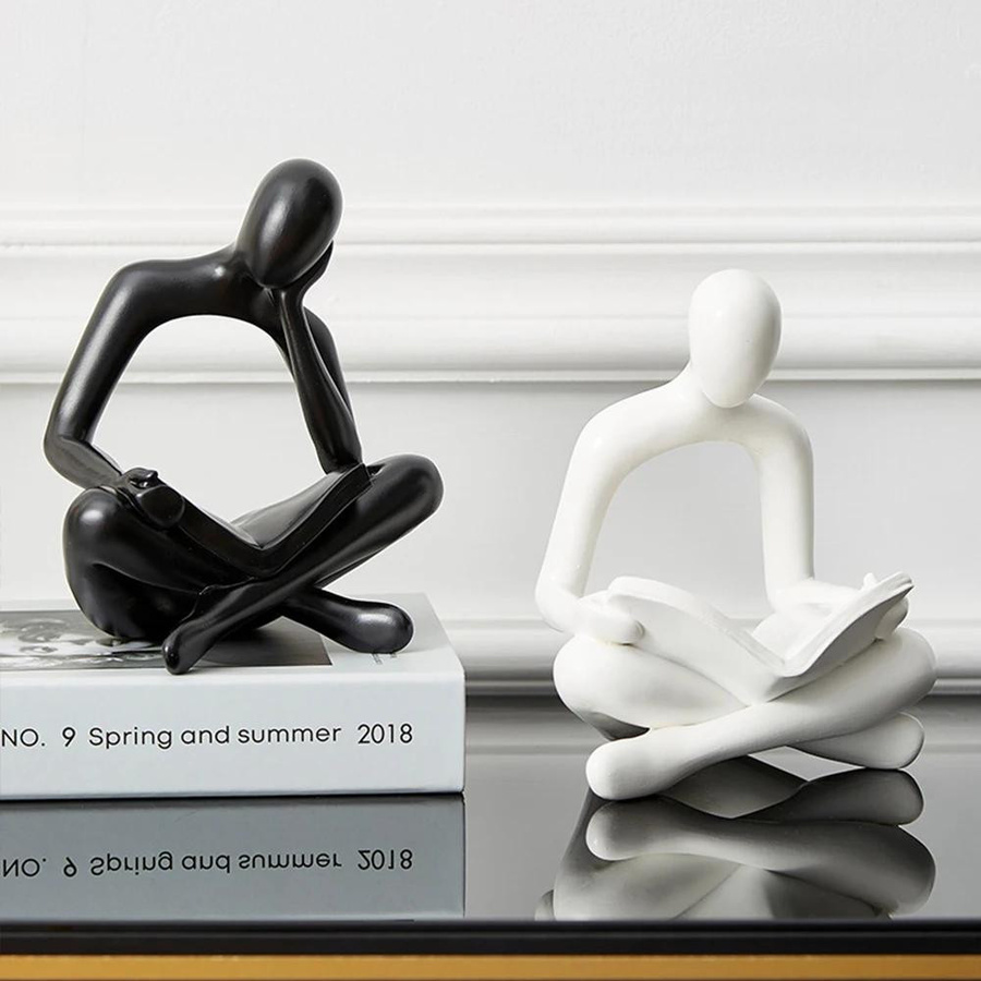 Abstrakte Skulptur im nordischen Stil von Household supplies MH in Gold aus Harz zur Dekoration für Büro und Wohnbereich - Bild 1