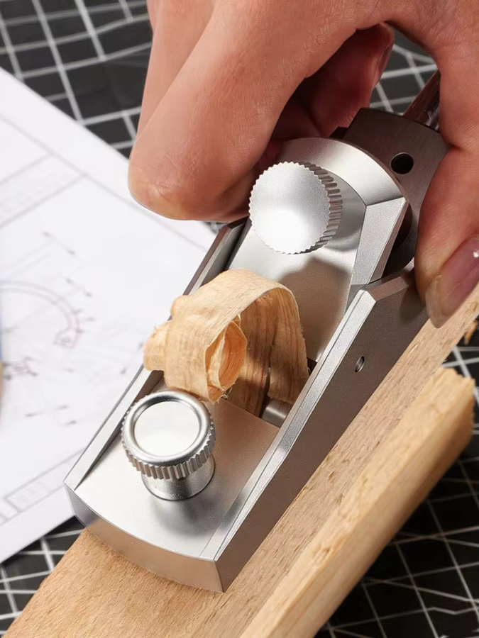 NIUXIANG Mini-Holzbearbeitungs-Handhobel aus Aluminiumlegierung in Silber im europäischen Stil für Tischler-DIY-Arbeiten - Bild 5