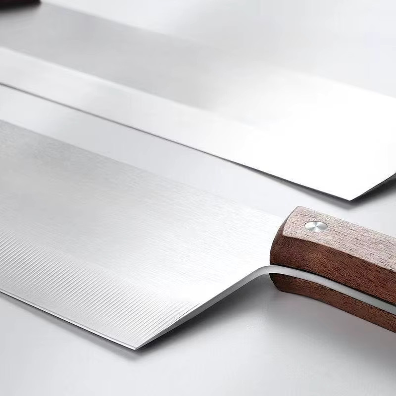 PLYS Pizza- und Backmesser aus Edelstahl mit Holzgriff in Silber - Bild 4