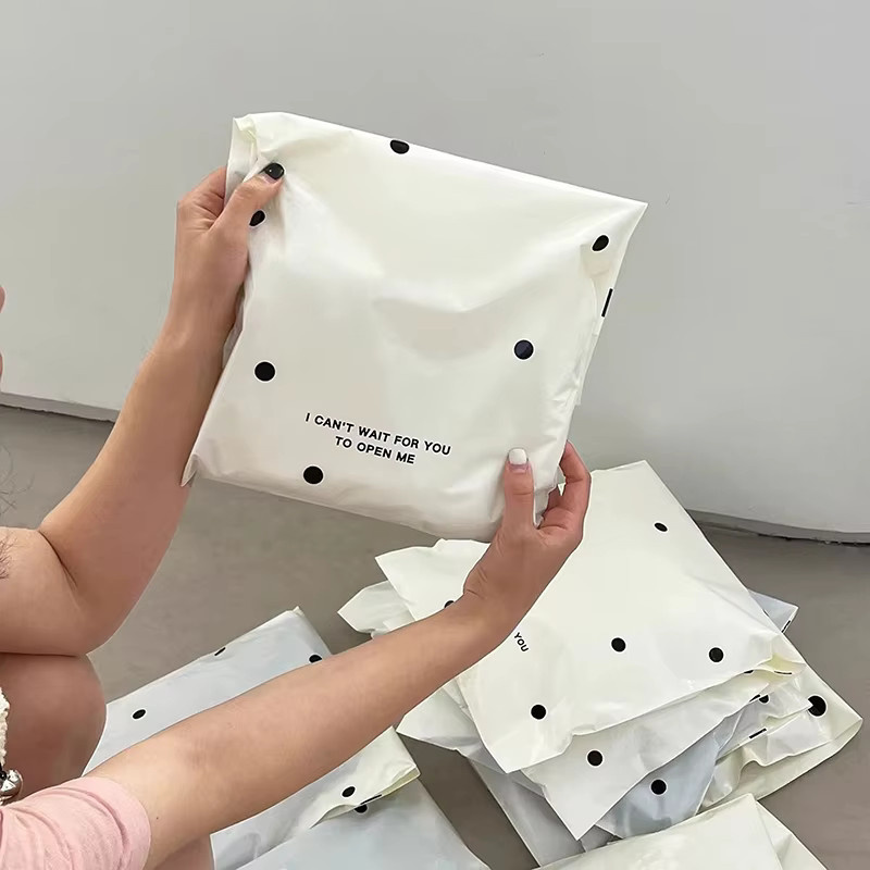 10 Stück wasserdichte Versandtaschen aus Kunststoff mit Bogenknoten-Verschluss in Weiß - Bild 2