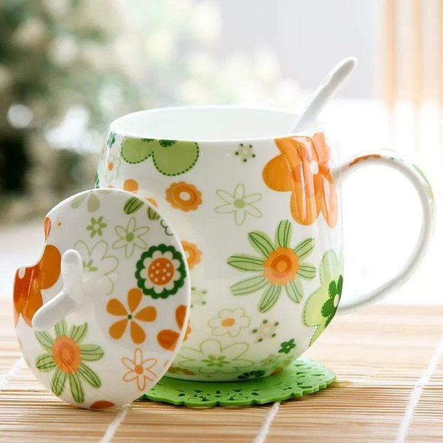 Yiran Furniture Thermos-Becher aus Knochenporzellan mit Blumen-Design, Tasse mit Deckel und Löffel, Multicolour, 410 ml - Bild 1