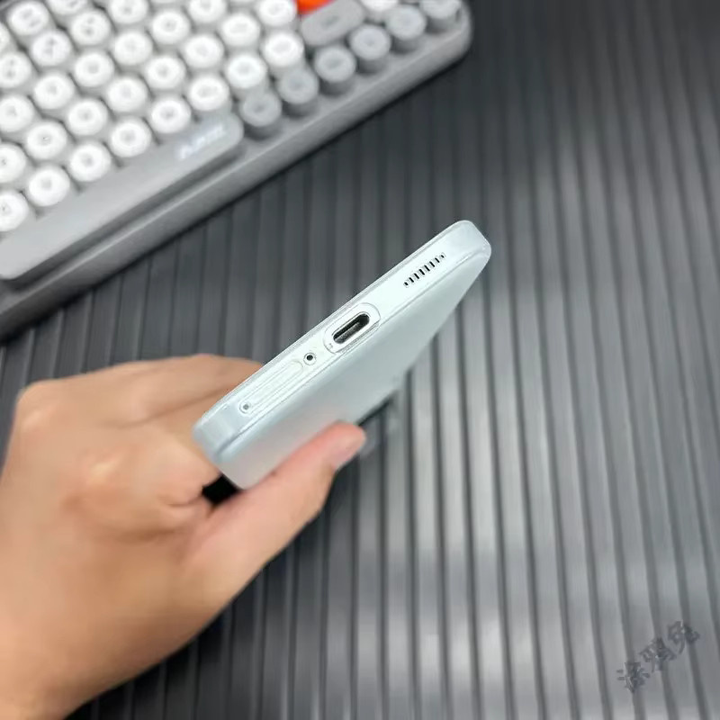Ultra dünne Schutzhülle 0,3mm für Xiaomi 13 und Xiaomi 14 Pro in Weiß - Bild 2