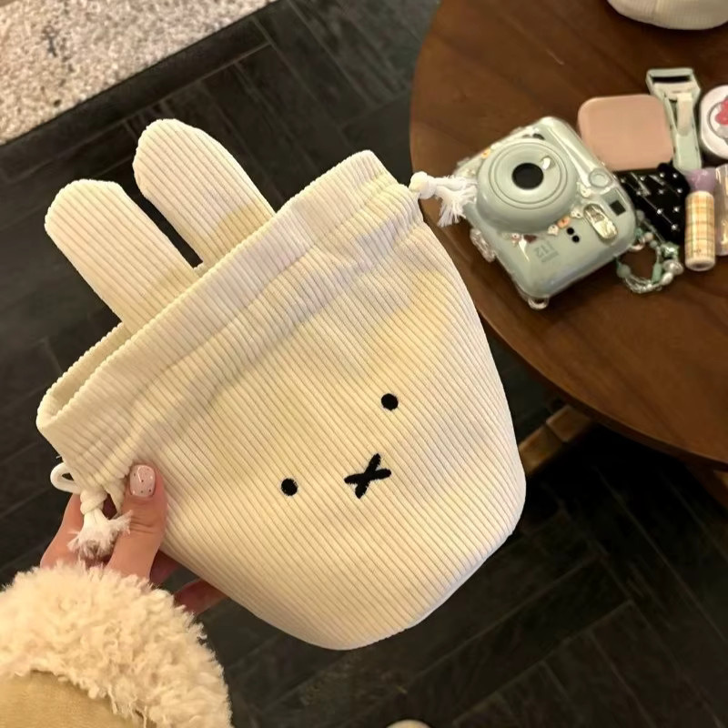 Miffy Aufbewahrungstasche aus Cord in Weiß mit niedlichem Anime-Cartoon-Druck und Kordelzug - Bild 5