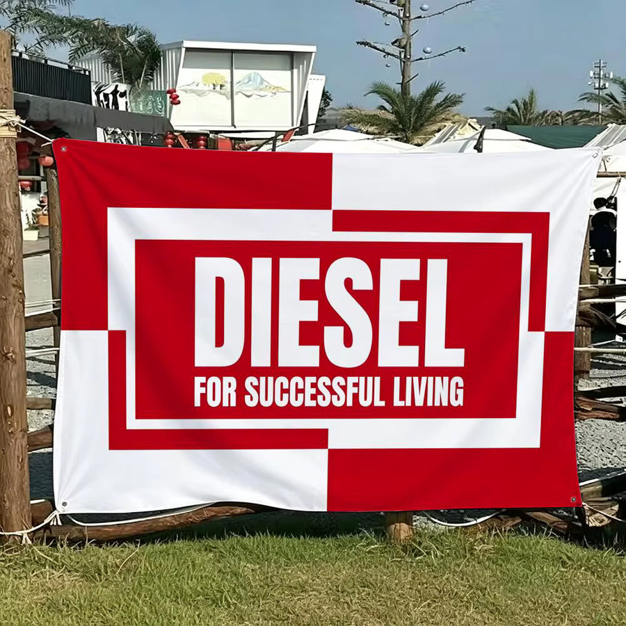 Diesel Wandfahne für den Innen- und Außenbereich in Weiß und Rot, rechteckiges Textil-Banner - Bild 2