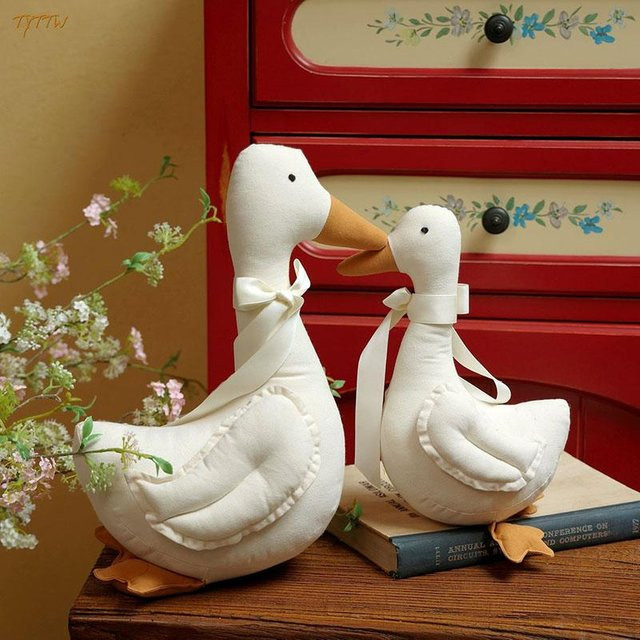 Binchi Fitness Gans Stofftier, Plüschtier, braun, 45cm, ab 14 Jahren - Bild 1