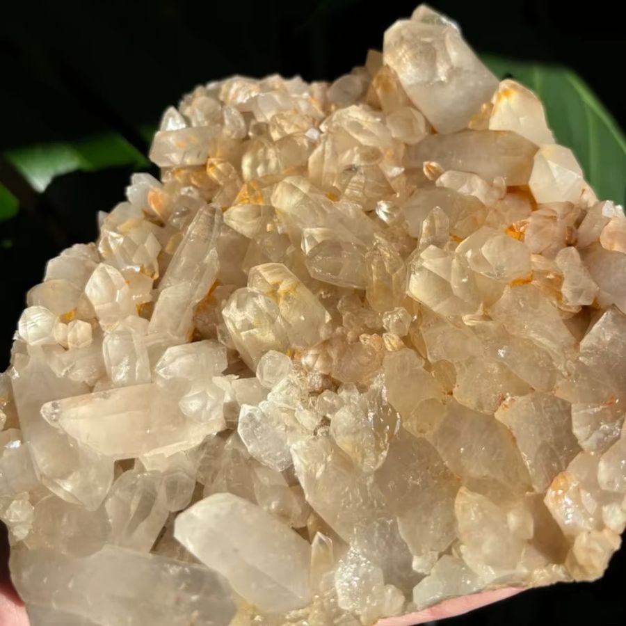 CrystalHola Kristallcluster mit funkelnden Einschlüssen für deine Dekoration - Bild 2