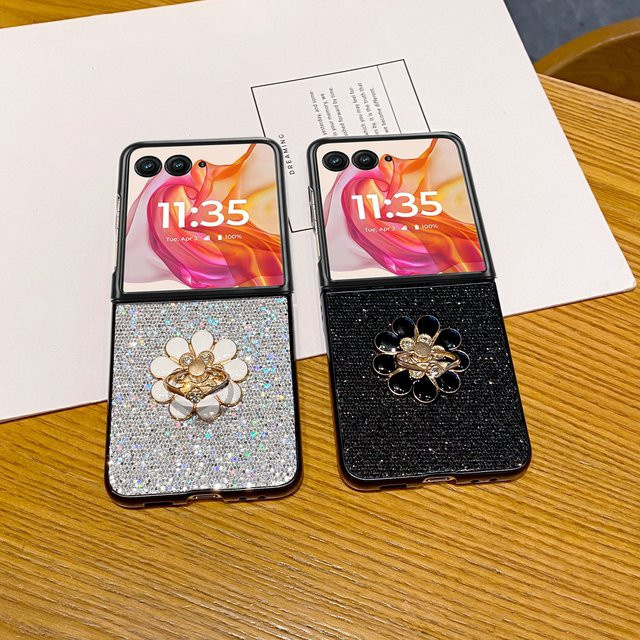 Glitzernde Sternenlicht Handyhülle mit Blumenmuster und Ringschnalle für Motorola Razr 50, Razr 40 und Razr 60 Ultra in Schwarz oder Silber - Bild 1