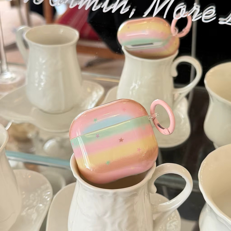 Apple AirPods Schutzhülle im Koreanischen Ins-Style mit Regenbogen-Streifen und Sternen Design in Multicolour inklusive Haken für AirPods 1, 2, 3, 4 und Pro 2/3 - Bild 4