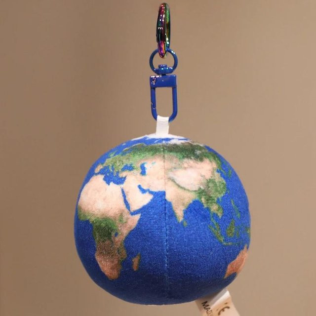 Anhänger Weltraum Planeten Plüschtier, 7,5 cm, beige, Unisex - Bild 1