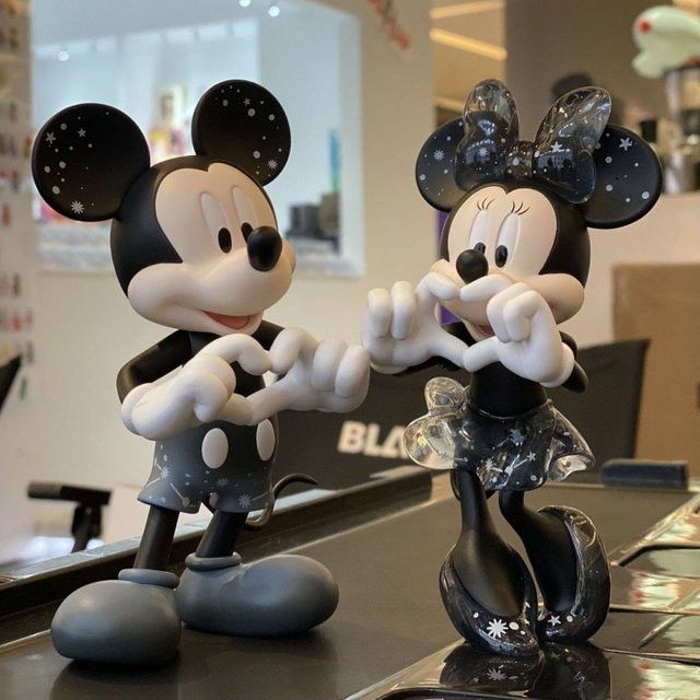 Disney Mickey und Minnie Figur als Herz-Paar in Multicolor für Hochzeitsdekoration und Verlobung - Bild 1