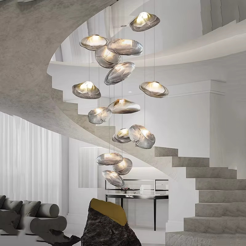 Yushe Pendelleuchte im skandinavischen Design mit bernsteinfarbenem Glas und silbernen Akzenten für Esszimmer, Wohnzimmer oder Treppenbereiche - Bild 4