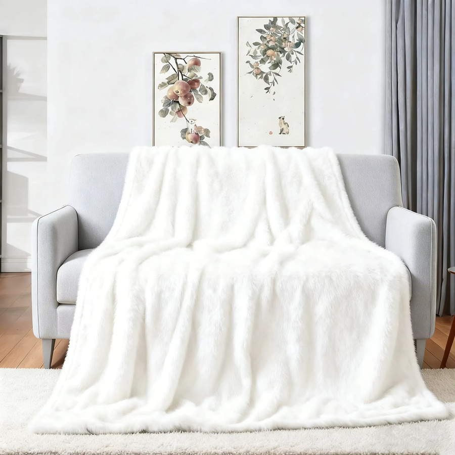 VIKAMA Flanelldecke im Metallband-Stil, weiße Kuscheldecke für Sofa, Bett und Camping, maschinenwaschbar - Bild 1