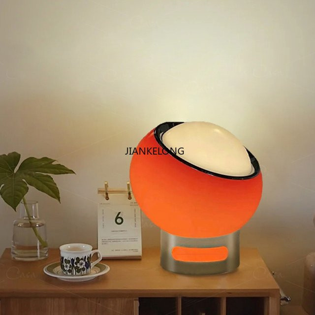 JIANKEXING Tischlampe im Mittelalter-Stil aus Glas und Metall, dekorative Kugellampe für Schlafzimmer und Restaurant, Farbe: Rot/Silber oder Weiß/Silber, Lichtfarbe: Warmweiß - Bild 1