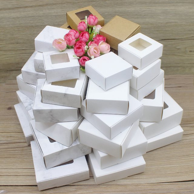 10 Stück quadratische Geschenkboxen aus Papier in Weiß, Kraftpapier und Marmoroptik für Süßigkeiten und Geschenke - Bild 1