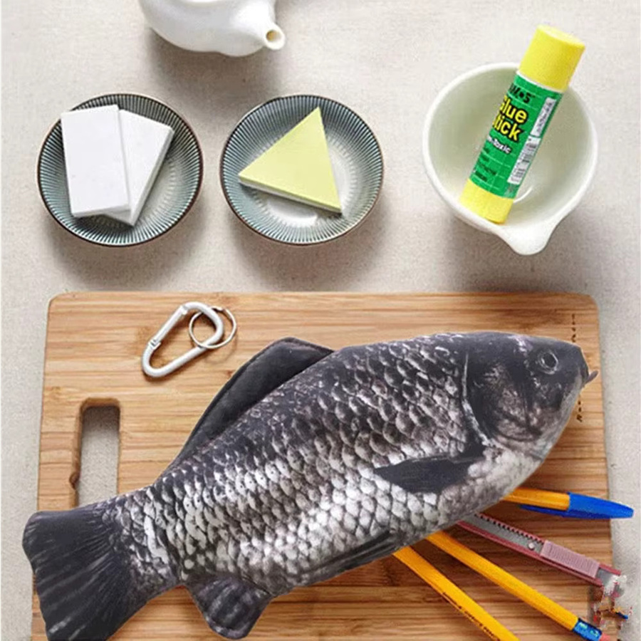 Lustiges Federmäppchen in Fischform als Stifttasche und Geldbörse in Schwarz - Bild 6
