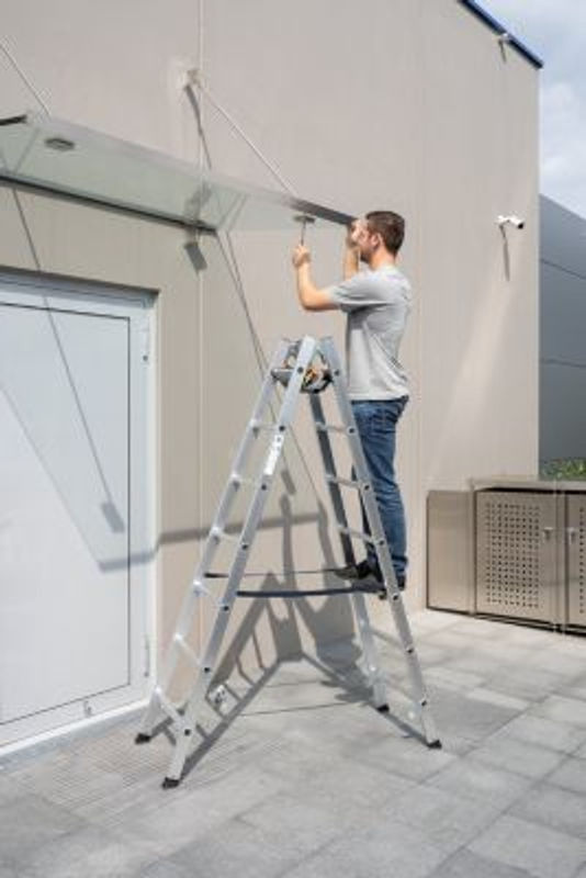 MUNK Günzburger Steigtechnik Aluminium Stufen-Doppelleiter Silber mit 10 Sprossen und 2,6 m Arbeitshöhe - Bild 3