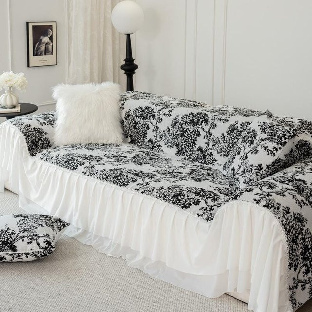 Jacquard-Chenille Sofabezug mit Spitzenrüschen von Your Warm Home in Schwarz, B/T: 180 x 130 cm - Bild 1