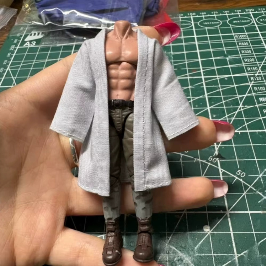 Bandai Zubehör, halbärmeliger Umhang, 1/18 Maßstab - Bild 1