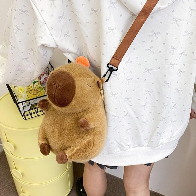 Yiran toy Capybara Plüschtier mit Doktorhut, ab 6 Jahren - Bild 1