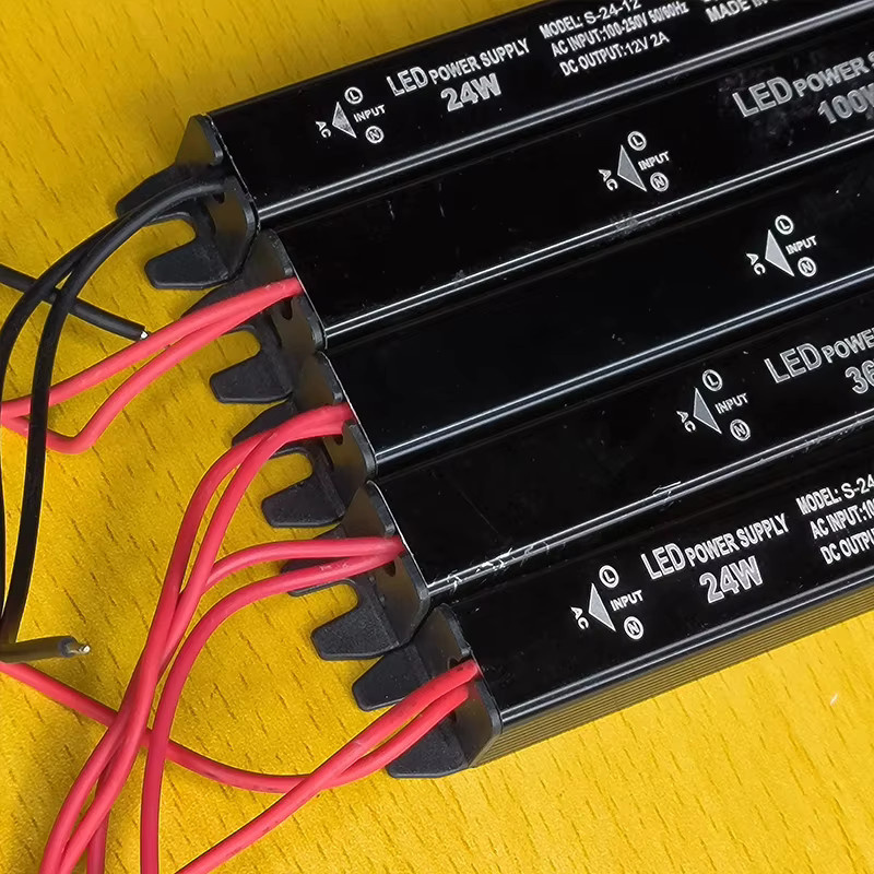 MARPOU LED Netzteil Transformator DC 12V oder 24V als Treiber Adapter für LED Beleuchtung in Schwarz oder Beige - Bild 2